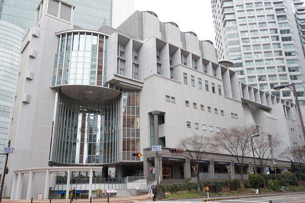 話題のショップが集う「ハービスOSAKA」まで約550m(徒歩7分)。 話題のショップが集う「ハービスOSAKA」まで約550m(徒歩7分)。