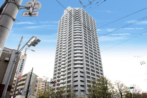 【カデンツァザタワー】築20年が経過していますが、内外装ともに手入れが行き届いています。		