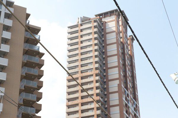 【ロイヤルアークグランデール】高層階からの各方角への眺望も見事です。		 【ロイヤルアークグランデール】高層階からの各方角への眺望も見事です。