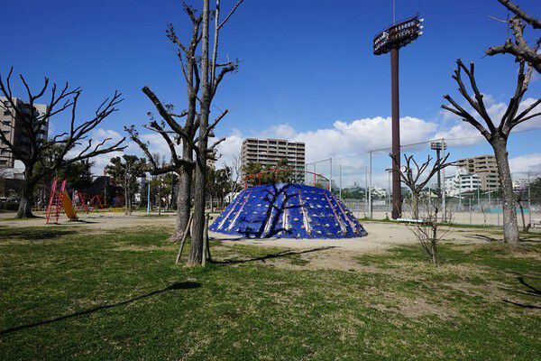 緑豊かでプールのある「真田山公園」まで約1,100m（徒歩14分）。		