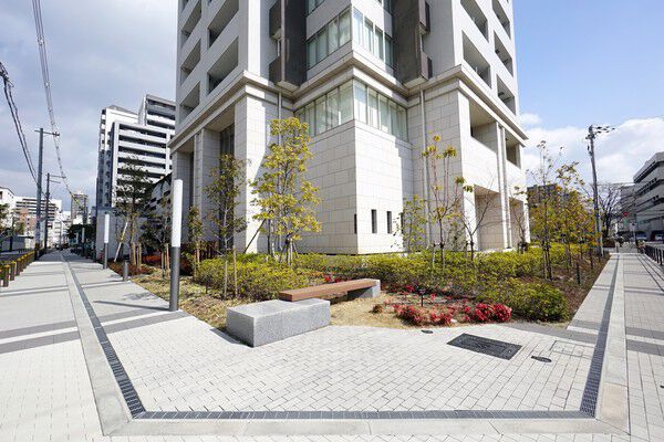 小学校や中学校などの教育施設も、徒歩圏内エリアに建つレジデンスです。		