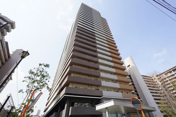 【パークタワーあべのグランエア】ブラウン、ダークブラウン、ホワイトのカラーリングが印象的です。		