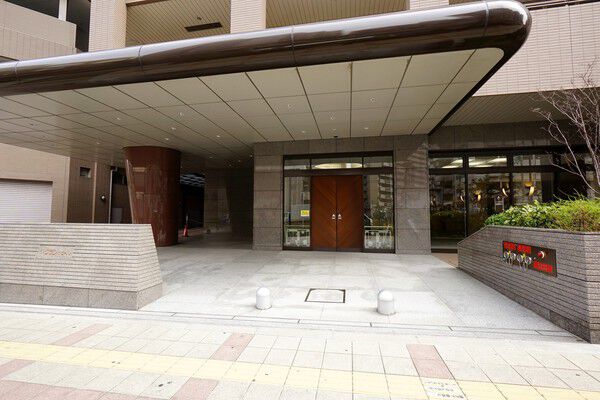 美意識を貫いた風合い豊かなコモンスペース。