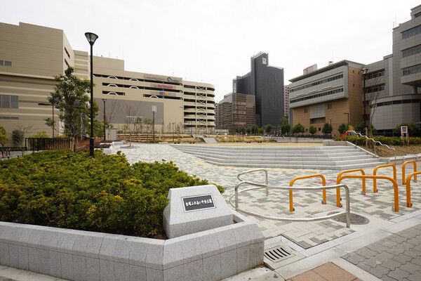 都心のオアシス的存在の「金塚ふれあい中央公園」まで約450m（徒歩6分）。		