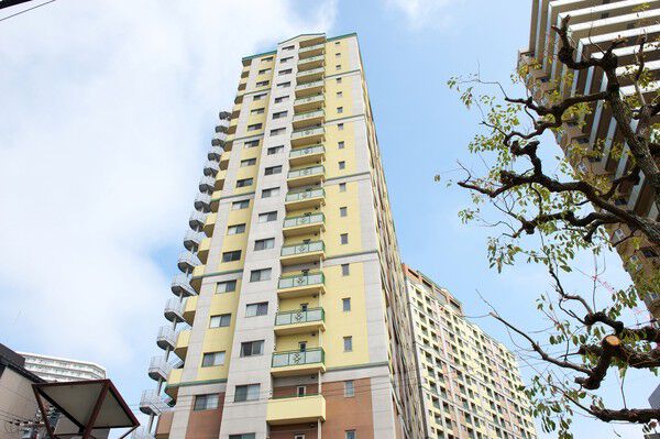 【伽羅ガーデンスクエア】最上階には、岩風呂・洋風タイプ、2種類のスカイスパを設置しています。 【伽羅ガーデンスクエア】最上階には、岩風呂・洋風タイプ、2種類のスカイスパを設置しています。