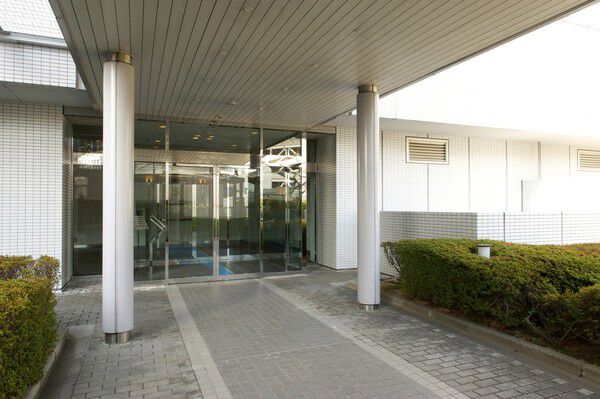 広々としたエントランスロビーに迎えられ、安堵感や気持ちの豊かさを感じられます。