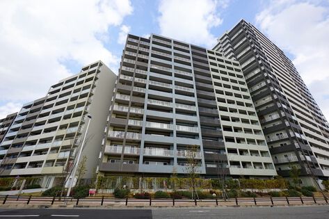 総戸数626戸。緑溢れる敷地に個性豊かな7棟がデザイニングされています。