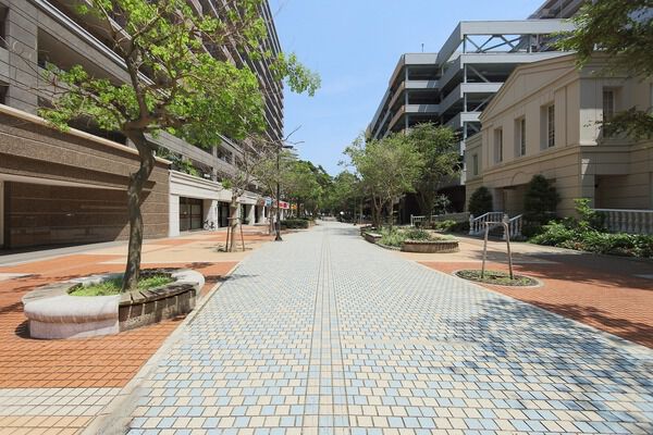 【パークシティ検見川浜西の街】駅までの遊歩道