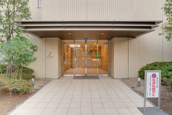 【シュロス府中パークアリーナ】エントランス(外) 【シュロス府中パークアリーナ】エントランス(外)