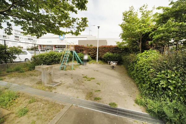 作新台4丁目公園第2公園　現地より約100m