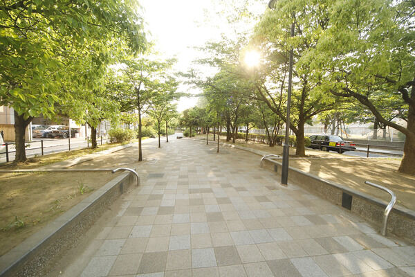 新宿公園　現地より約180m