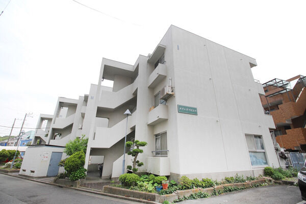 メゾンドリビエラ