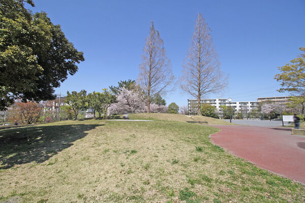すすき野公園　現地より約50m