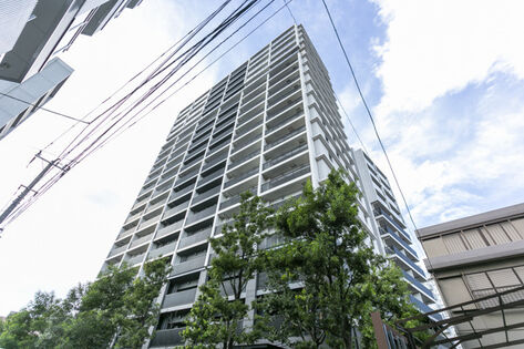 歴史的な街並みに共存したデザイン。