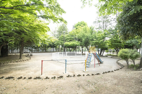 中央西公園　現地より約150m