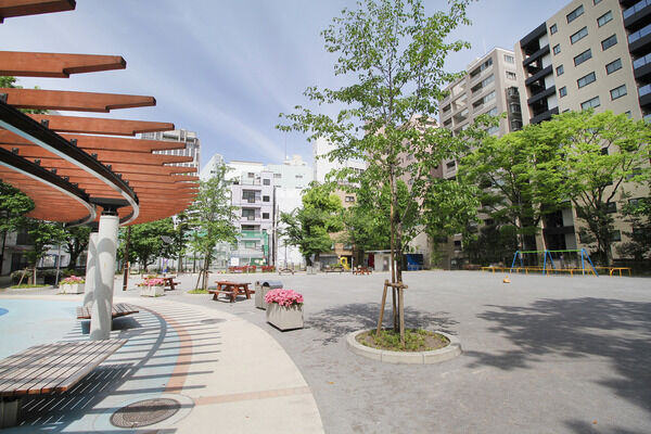 越前堀児童公園　現地より約100m