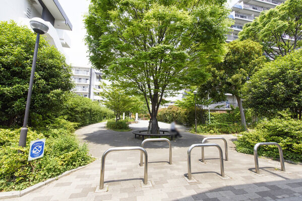 坂下三丁目緑の広場　現地より約100ｍ