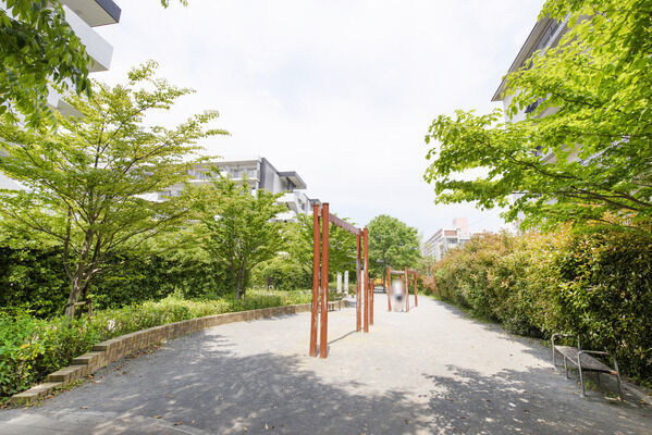 坂下三丁目緑の広場　現地より約100ｍ