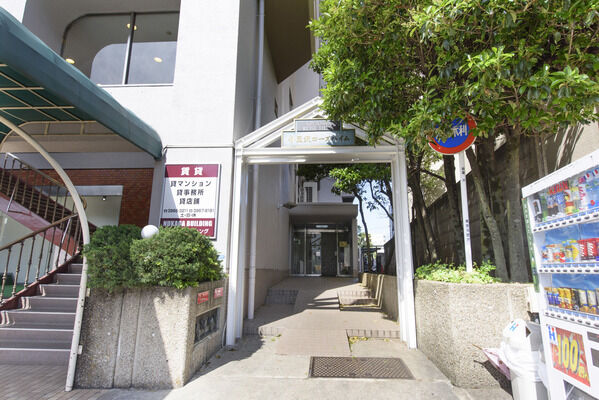 【小豆沢ローズハイム】エントランス