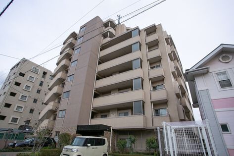 ロイヤルアーク空港前