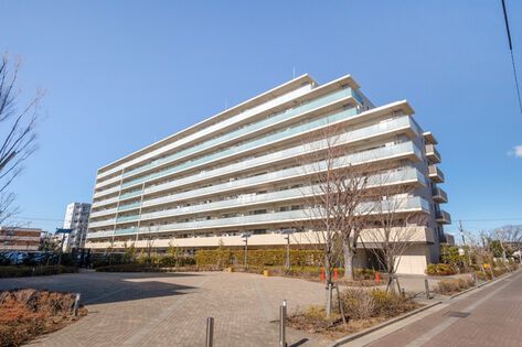 ２路線３駅利用可能な利便性に優れた立地です。