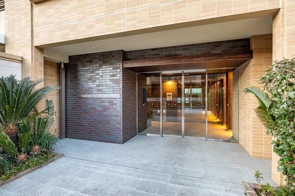 【ヴェレーナ府中美好】エントランス1 【ヴェレーナ府中美好】エントランス1