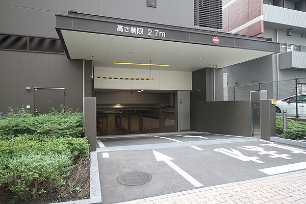 敷地内駐車場あり。