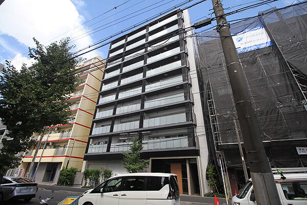 【クリオ横濱サザンマークス】2017年9月竣工、鉄筋コンクリート造地上10階建。 【クリオ横濱サザンマークス】2017年9月竣工、鉄筋コンクリート造地上10階建。