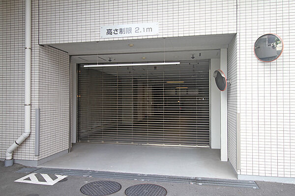 敷地内駐車場。