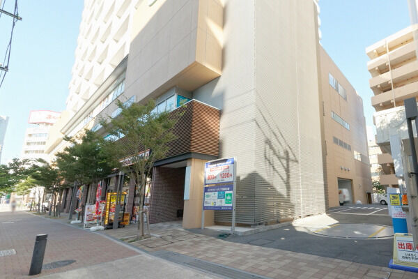 店舗・福祉施設・住宅一体型の複合タワーレジデンス。					