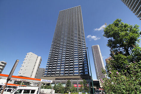 総戸数800戸、住友不動産(株)旧分譲の大規模マンション。 総戸数800戸、住友不動産(株)旧分譲の大規模マンション。