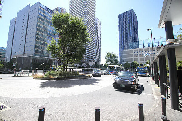 JR横須賀線駅前ロータリーより約350m(徒歩5分)