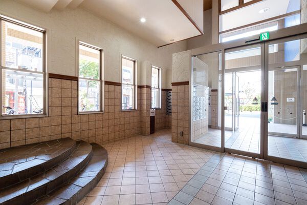 【藤和今福鶴見ホームズオアシスコート】ロビー