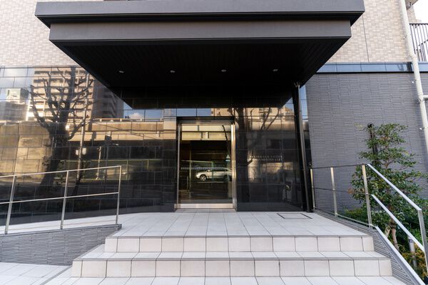 エントランス　EAST