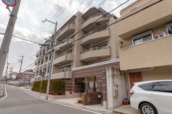 ワコーレ王子公園ラグゼ
