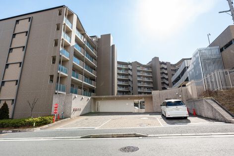 ローレルスクエア白庭台Ⅱ東館