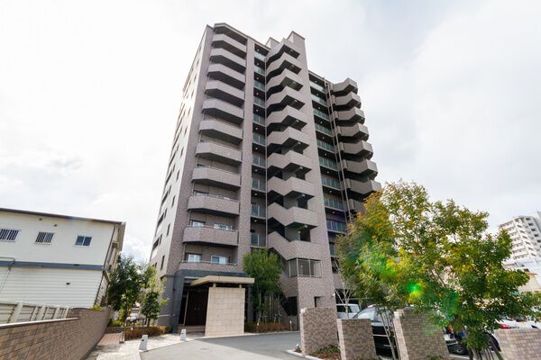 ロイヤルガーデン伊福町