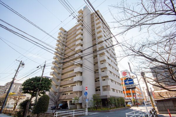 アルファスマート西川緑道公園