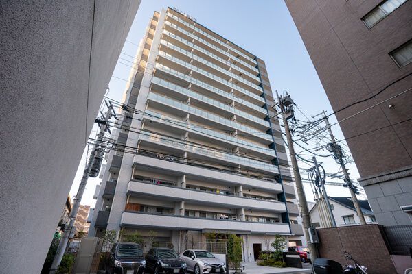 ファーネスト平尾駅前レジスタ