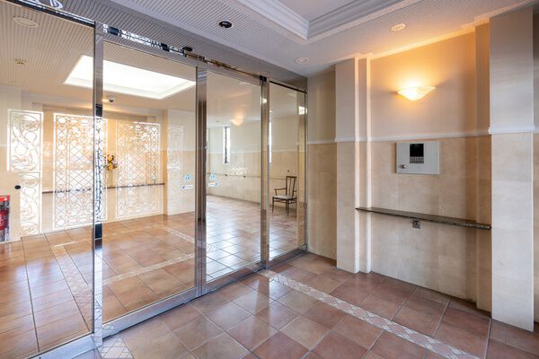 【ロイヤルマンション大濠セーヌ】エントランス1 【ロイヤルマンション大濠セーヌ】エントランス1