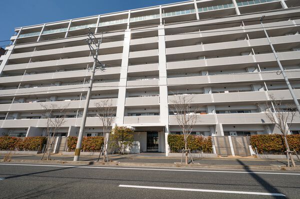 アルファステイツ九大学研都市駅前