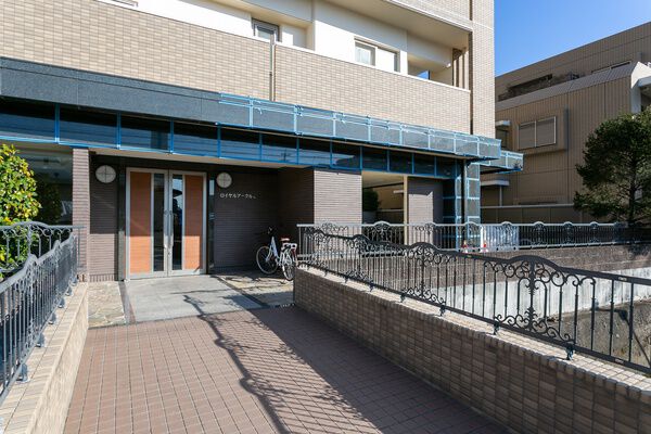 ロイヤルアークルミエ室見