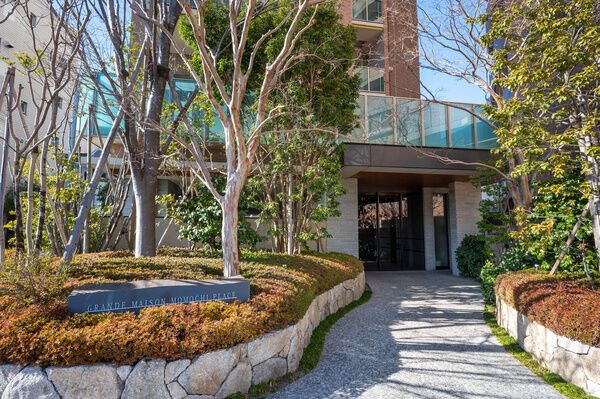 【グランドメゾン百道プレイス】エントランスアプローチ