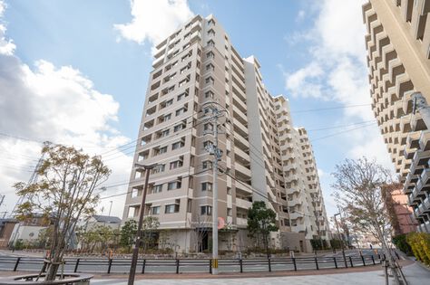 パークサンリヤン新宮中央駅前