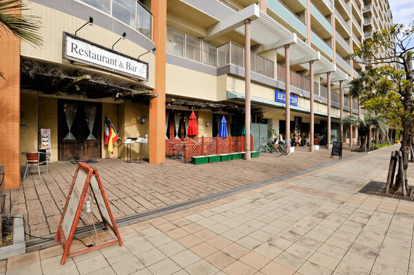 海外リゾートのように、お食事、お買い物まで1階の「ベイモール」で堪能できます。