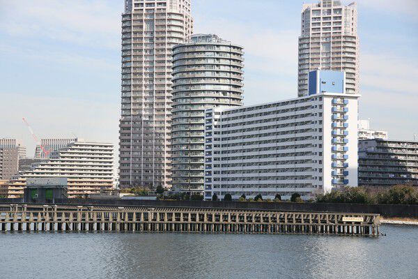 【スカイシティ豊洲】眺望のよいリバーデッキや遊具を設置したプレイロットが豊かな生活を作ります。 【スカイシティ豊洲】眺望のよいリバーデッキや遊具を設置したプレイロットが豊かな生活を作ります。