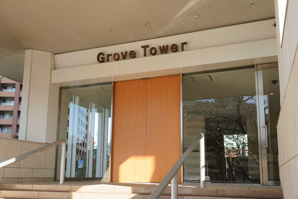 我が家へと誘う、気品にあふれたエントランス。 我が家へと誘う、気品にあふれたエントランス。