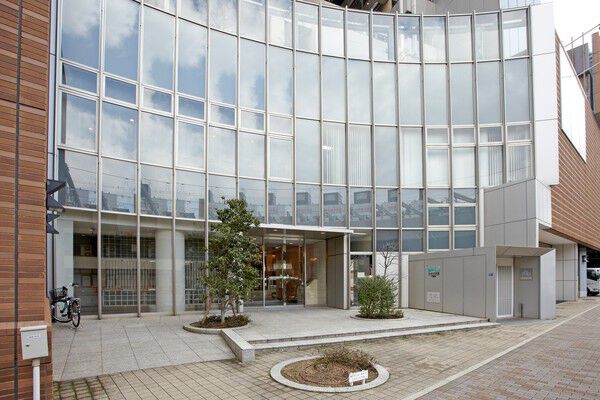 木や石といった自然素材を採用して、人に優しい空間を叶えました。 木や石といった自然素材を採用して、人に優しい空間を叶えました。