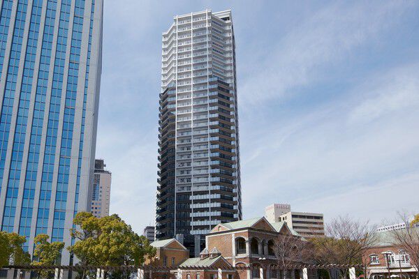 【アーバンライフ神戸三宮ザタワー】低層部、中層部、高層部の3層で構成されています。