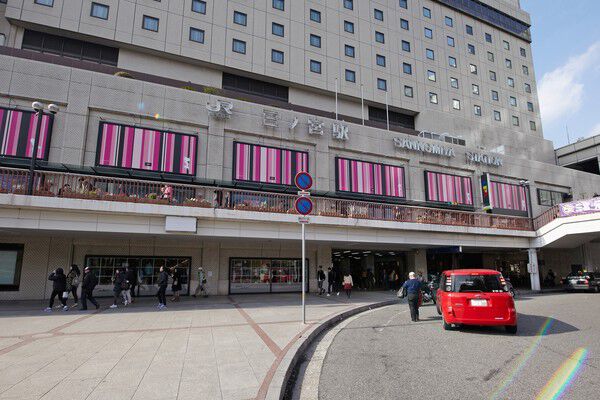 東海道本線「三ノ宮」駅まで約800m（徒歩10分）。